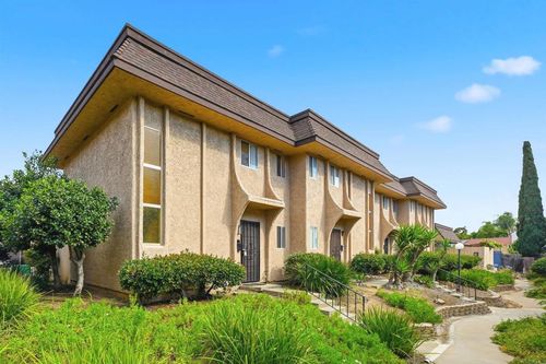 s71-2121 E Grand Avenue, Escondido, CA, 92027 | Card Image