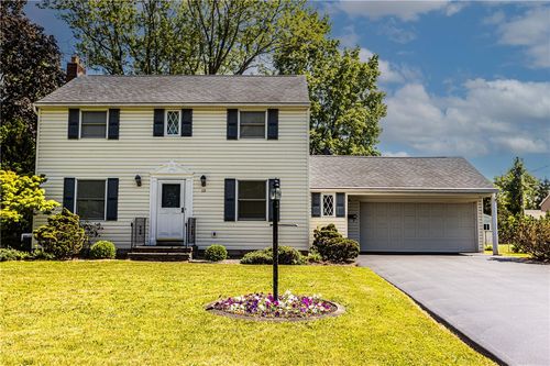 10 Southwick Dr, Webster, NY, 14580-3435 | Card Image