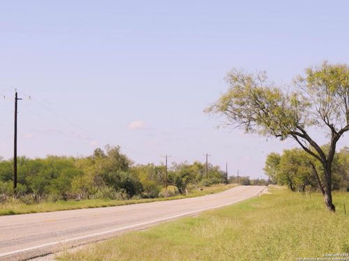 140 County Road 2644, Moore, TX, 78057-2245 | Card Image