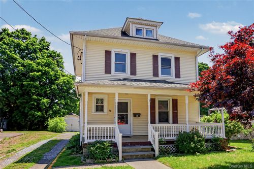 8 Eastview Ave, Brewster, NY, 10509-1227 | Card Image