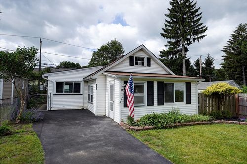 197 Brayton Road, Greece, NY, 14616 | Card Image
