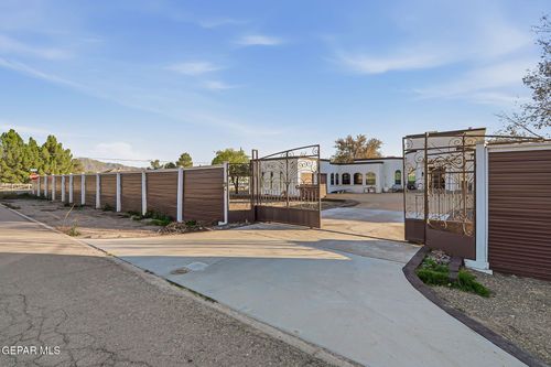 800 Smokey Ridge Ct, El Paso, TX, 79932-4008 | Card Image