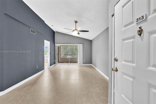 apt-313-2850 N Oakland Forest Dr, Oakland Park, FL, 33309-7604 | Card Image