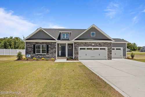 1075 Appaloosa Trl, Grimesland, NC, 27837-8002 | Card Image