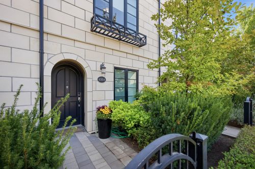 4354 Knight St, Vancouver, BC, V5N3M5 | Card Image