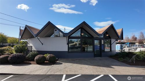 1881 S Burlington Blvd, Burlington, WA, 98233-3225 | Card Image