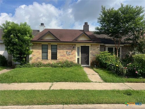 213 Chantilly St, Victoria, TX, 77904-2251 | Card Image