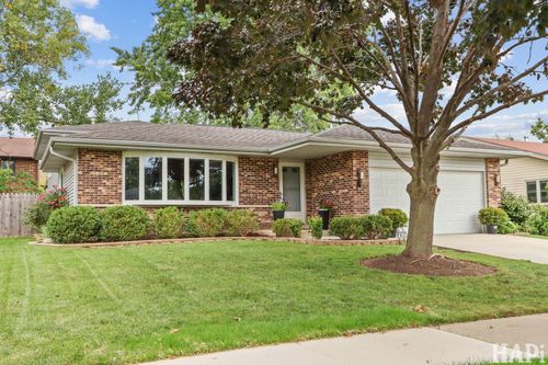 1942 Trail Ridge St, Arlington Heights, IL, 60004-1226 | Card Image