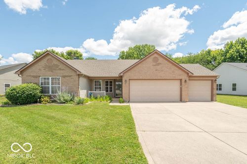 911 Port Dr, Avon, IN, 46123-1203 | Card Image