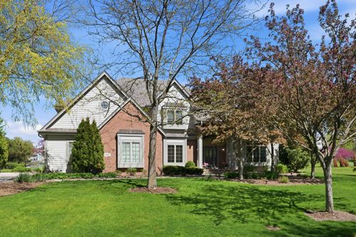 1267 Mary Hill Cir, Hartland, WI, 53029-8006 | Card Image