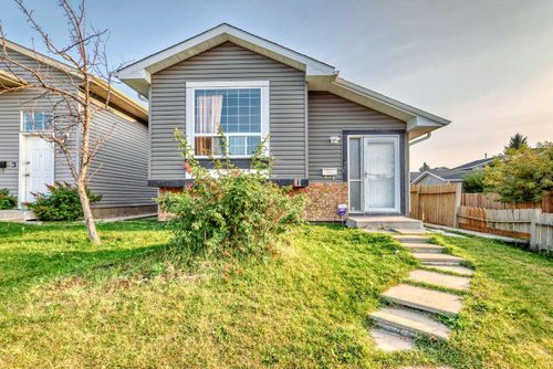 11 Martinwood Rd Ne, Calgary, AB, T3J3G6 | Card Image