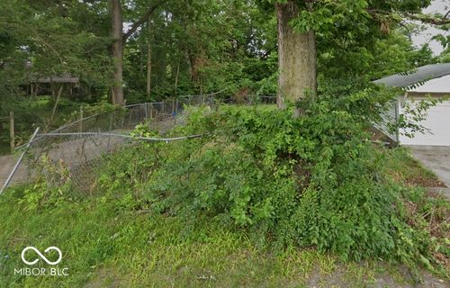 2750 Forest Manor Ave, Indianapolis, IN, 46218-3033 | Card Image