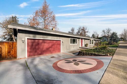 2381 Brentwood St, Medford, OR, 97504-6373 | Card Image