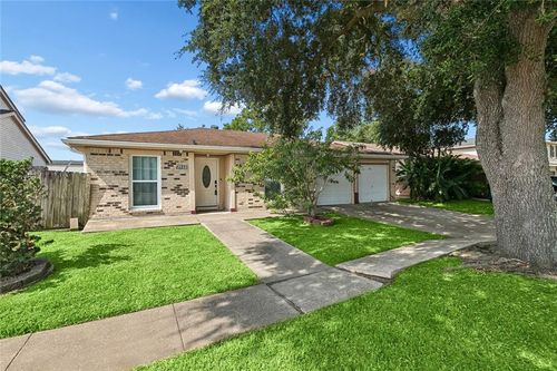 2533 Eastview Dr, Harvey, LA, 70058-5036 | Card Image