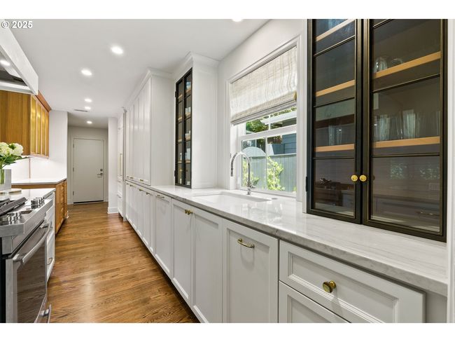 817 D Ave, House other with 3 bedrooms, 4 bathrooms and 2 parking in Lake Oswego OR | Image 7