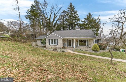 311 Lynoak Ave, READING, PA, 19607-1356 | Card Image