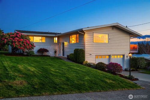 814 Dayton Street, Edmonds, WA, 98020 | Card Image