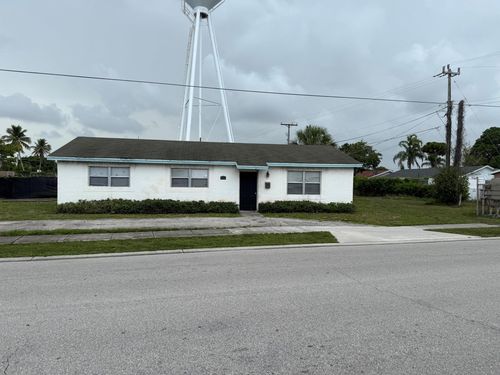 5713 Candlewood Ave, Mangonia Park, FL, 33407-2214 | Card Image