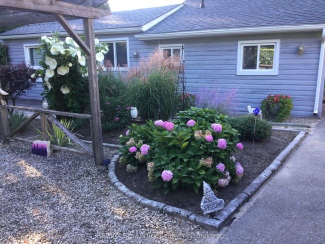 12 Guelph St, House other with 3 bedrooms, 1 bathrooms and 4 parking in Sauble Beach ON | Image 36