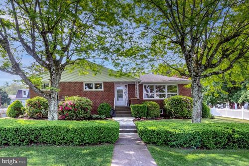 18 E Pine St, SHEPPTON, PA, 18248 | Card Image