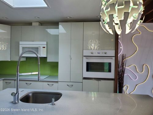 3rd-fl-310 Delaware Avenue, Staten Island, NY, 10305 | Card Image