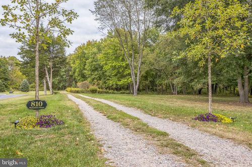 810 Mount Laurel Rd, Hainesport, NJ, 08036-2742 | Card Image