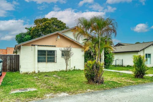 602 Sw 99th Pl, Miami, FL, 33174-1887 | Card Image
