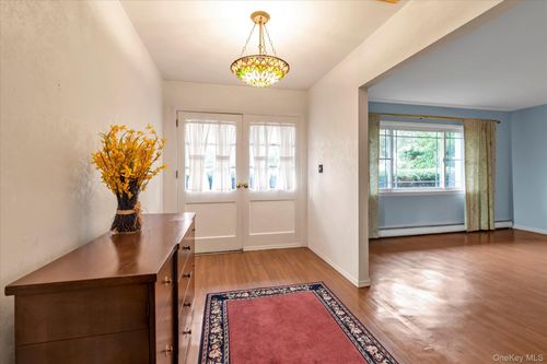 202 Cedar Rd, East Northport, NY, 11731-4701 | Card Image