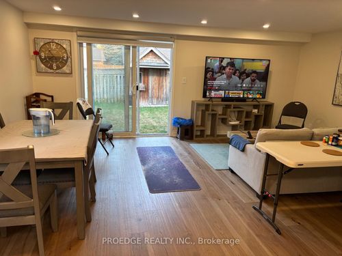 86 Activa Ave, Kitchener, ON, N2E3R4 | Card Image