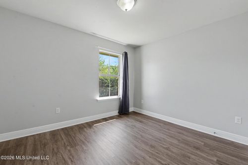 10601 Roundhill Dr, Gulfport, MS, 39503-5553 | Card Image