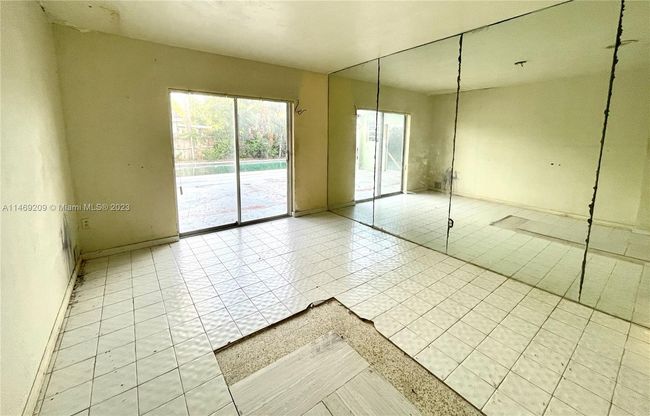 230 Ne 175 Th Ter, House other with 3 bedrooms, 2 bathrooms and null parking in North Miami Beach FL | Image 15