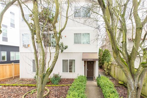 101-10511 Midvale Ave N, Seattle, WA, 98133-8970 | Card Image
