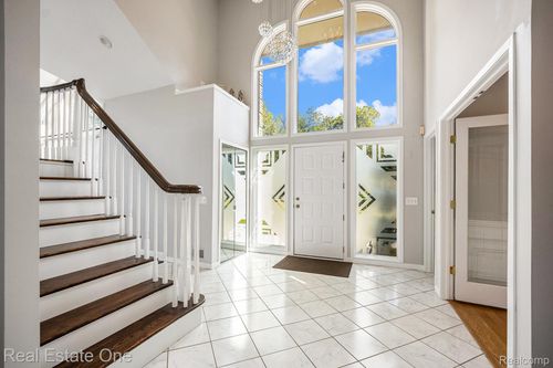 5772 N Rochester Rd, Rochester, MI, 48306-2743 | Card Image