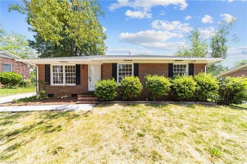 2507 Fontaine Rd, Greensboro, NC, 27407-4917 | Card Image