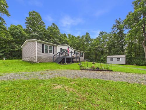 400 Ridge Oak Dr Se, Copper Hill, VA, 24079-2688 | Card Image