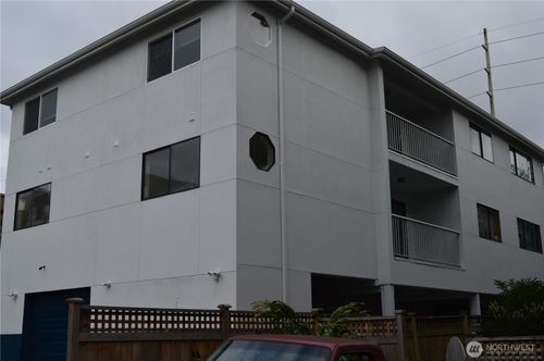 b-929 N 105th Street, Seattle, WA, 98133 | Card Image