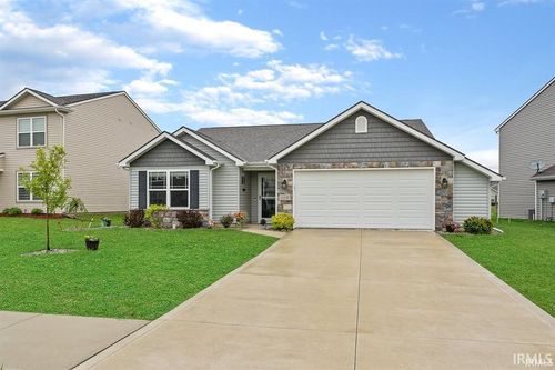 11118 Yalumba Pass, Roanoke, IN, 46783-8932 | Card Image