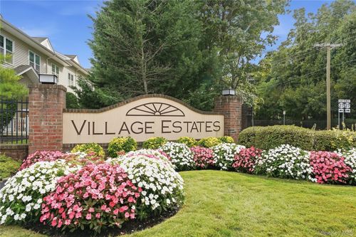 137 Francesca Way, Amityville, NY, 11701-1768 | Card Image