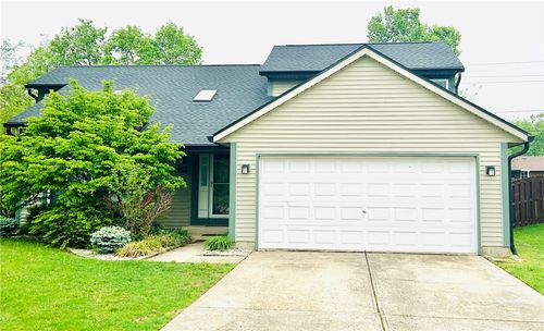 385 Royal Wood Ct, Vandalia, OH, 45377-1800 | Card Image