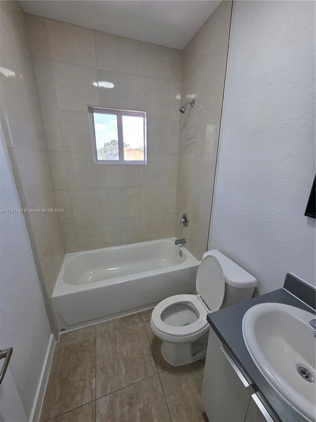 10233 Sw 176 Th St, Home with 3 bedrooms, 2 bathrooms and null parking in Miami FL | Image 29