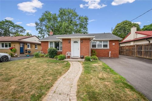 76 Third Ave, Kitchener, ON, N2C1N6 | Card Image