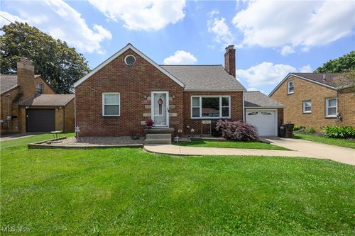 4626 Aurora St Nw, Canton, OH, 44708-5359 | Card Image