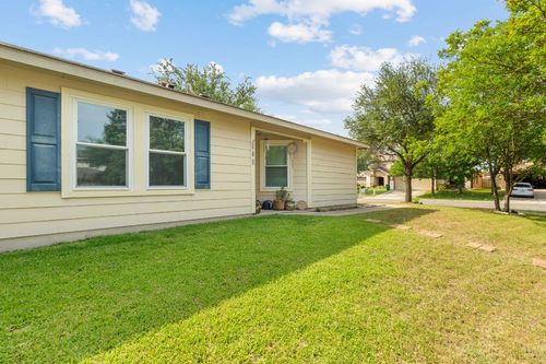 101 Texas Ash Cv, Manchaca, TX, 78652-3561 | Card Image