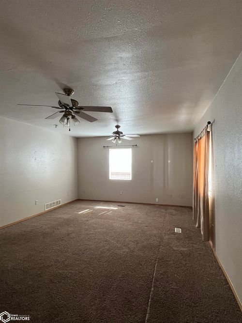 716 S 5th St, Burlington, IA, 52601-5812 | Card Image