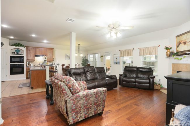 8803 Shuteye Peak, House other with 4 bedrooms, 2 bathrooms and null parking in Helotes TX | Image 8