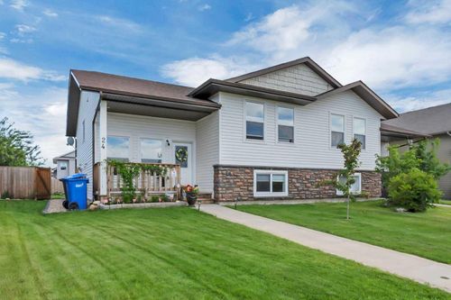 24 Heron Court, Penhold, AB, T4G0G5 | Card Image