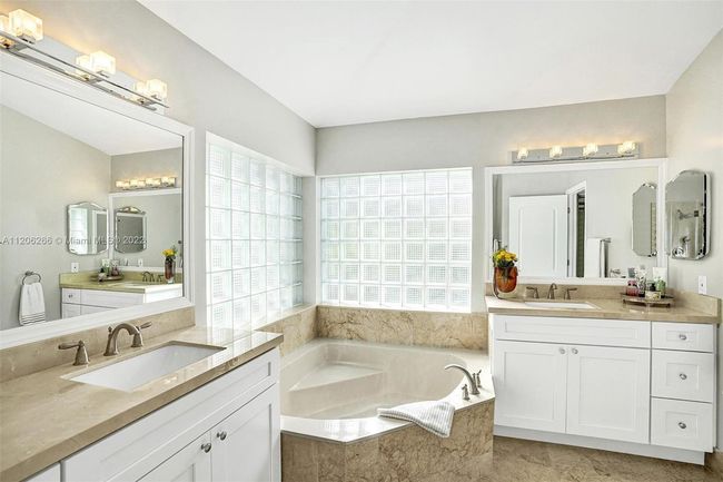 730 Bayside Ln, House other with 4 bedrooms, 3 bathrooms and null parking in Weston FL | Image 35