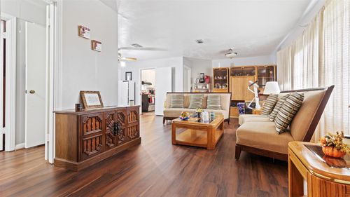5622 Beldart St, Houston, TX, 77033-3102 | Card Image