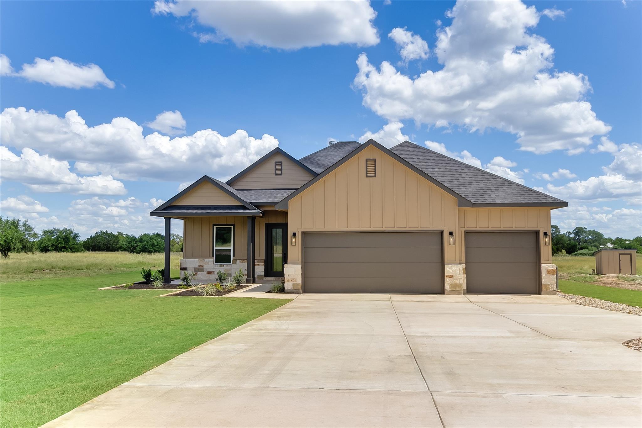 Residential in Bertram 2