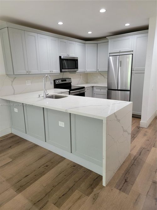 apt-307-5112 Nw 79th Ave, Doral, FL, 33166-4733 | Card Image